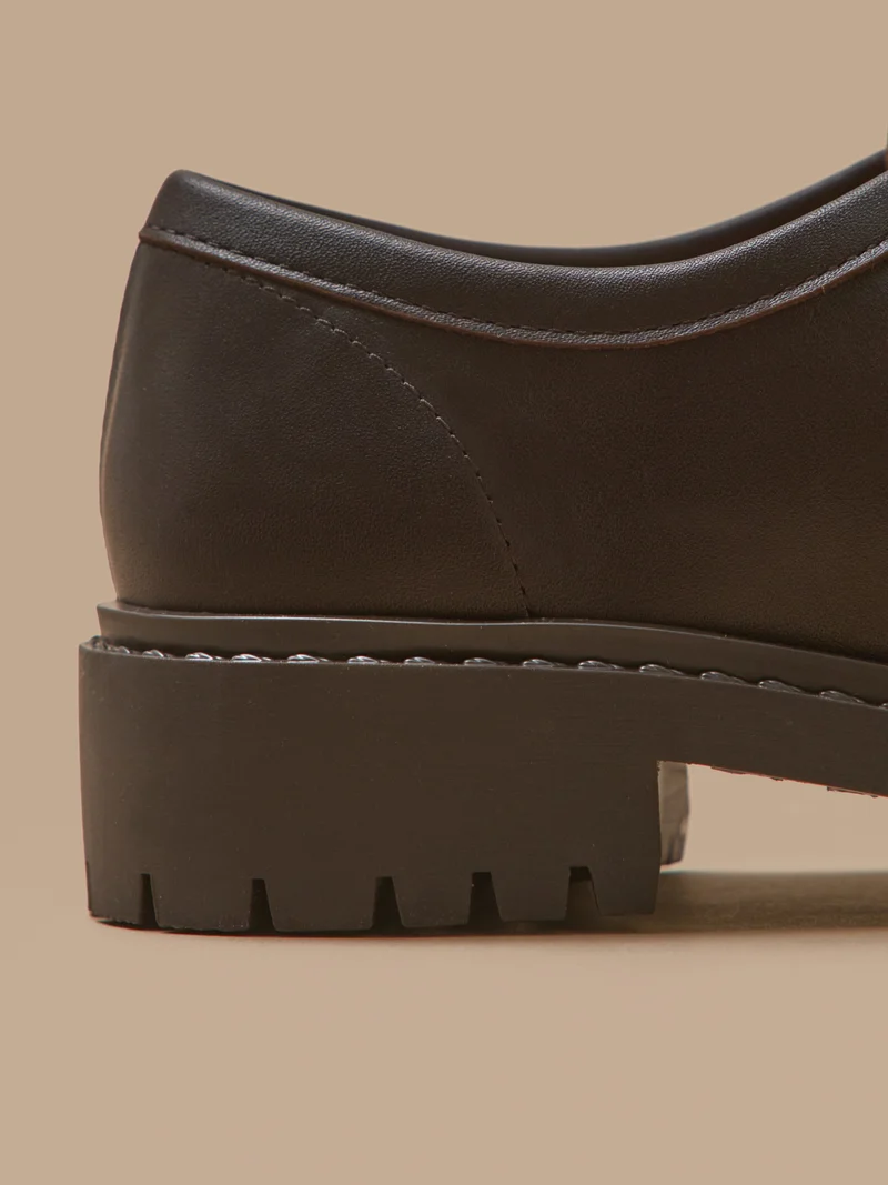 Damen-Schnürschuhe aus Leder mit Profilsohle
