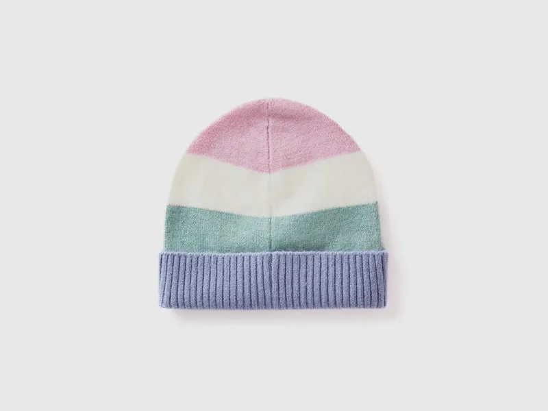 Mütze mit Multicolor-Streifen