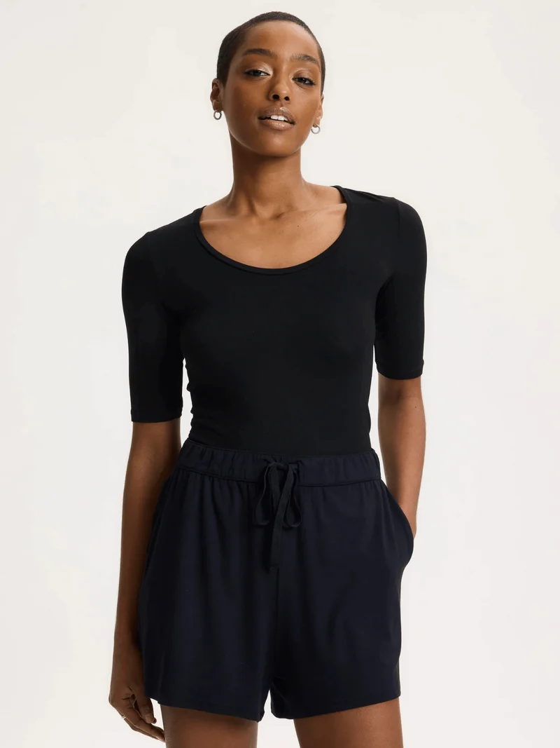 T-Shirt Noir mit Halbarm