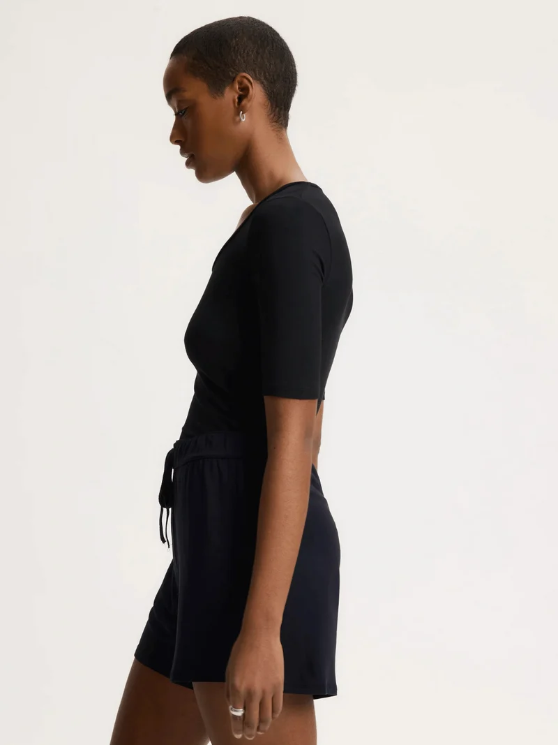 T-Shirt Noir mit Halbarm