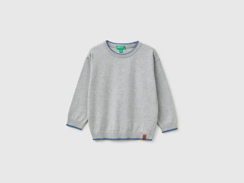 Pullover aus 100 % Baumwolle mit kontrastierenden Kanten