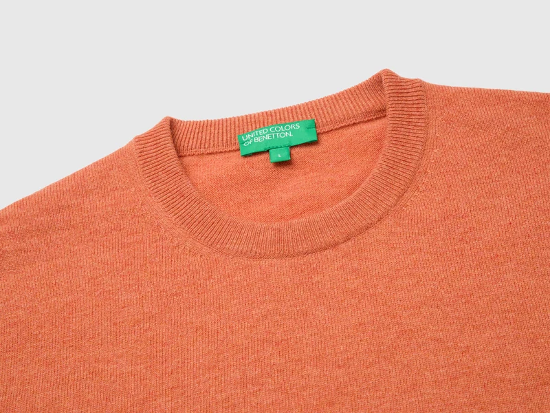 Oranger Pullover aus reiner Merinowolle
