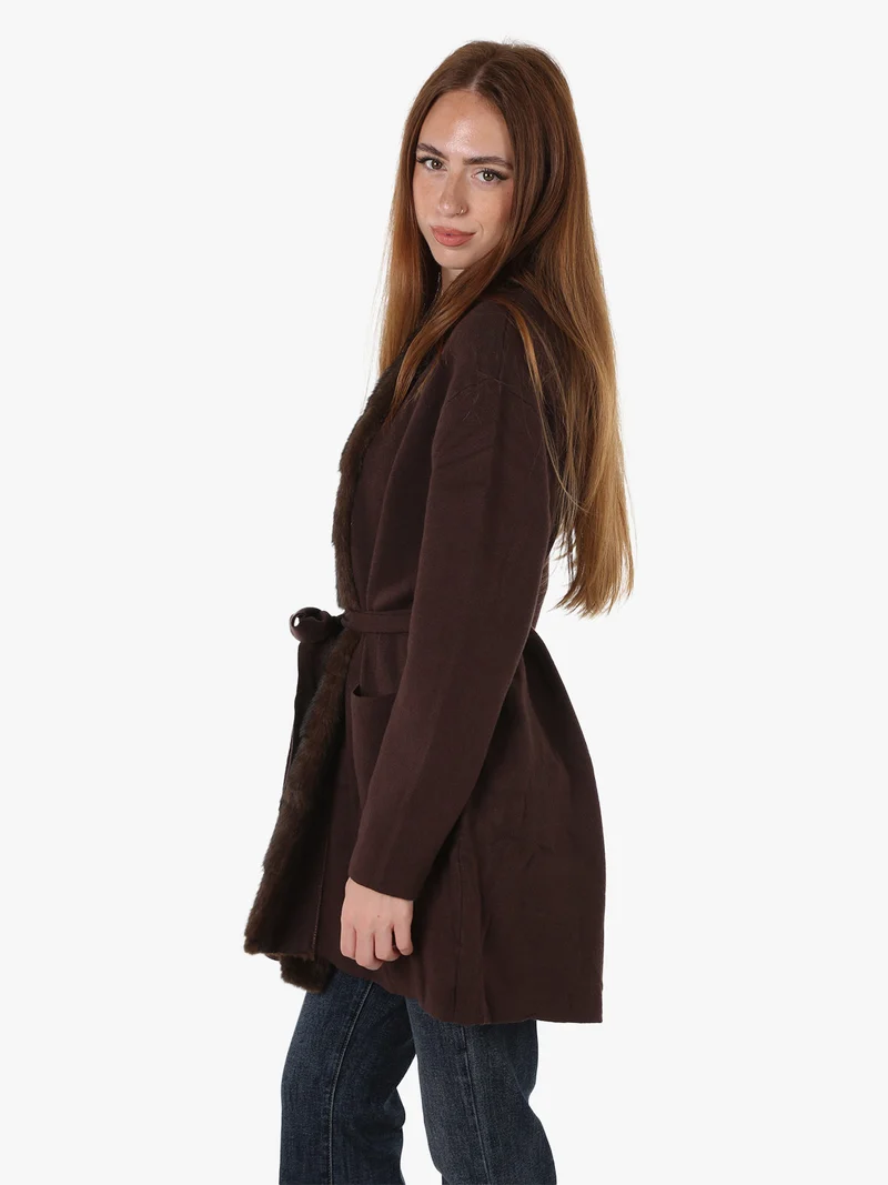 Cardigan donna in maglia con cintura e dettagli in ecopelliccia - moro