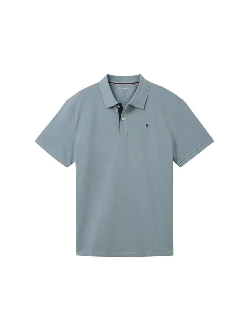 basic polo with contrast