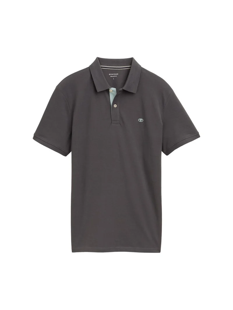 basic polo with contrast