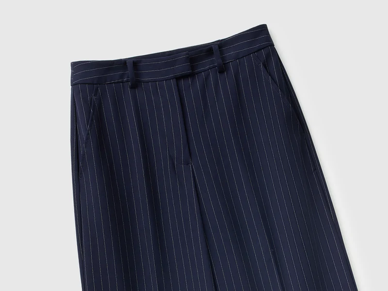 Weite Nadelstreifenhose