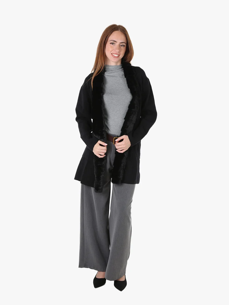 Cardigan donna in maglia con cintura e dettagli in ecopelliccia - nero