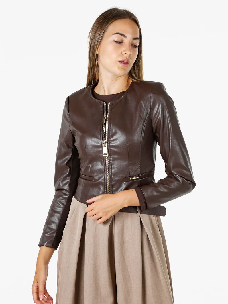 Giacca corta da donna in ecopelle con zip - moro