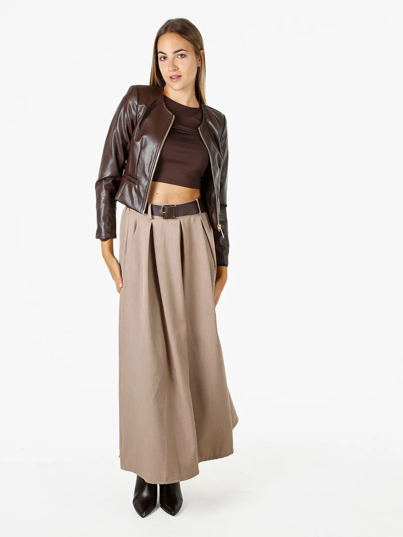 Giacca corta da donna in ecopelle con zip - moro