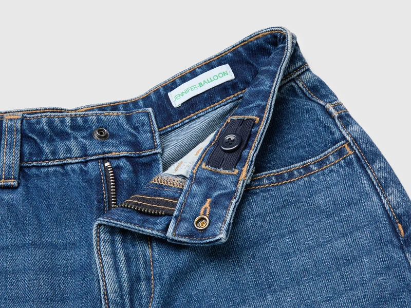 Jeans mit Ballonpassform