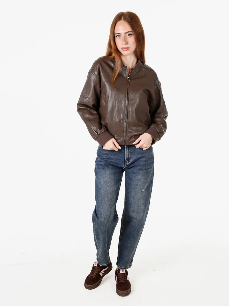 Giacca ecopelle da donna con zip - marrone