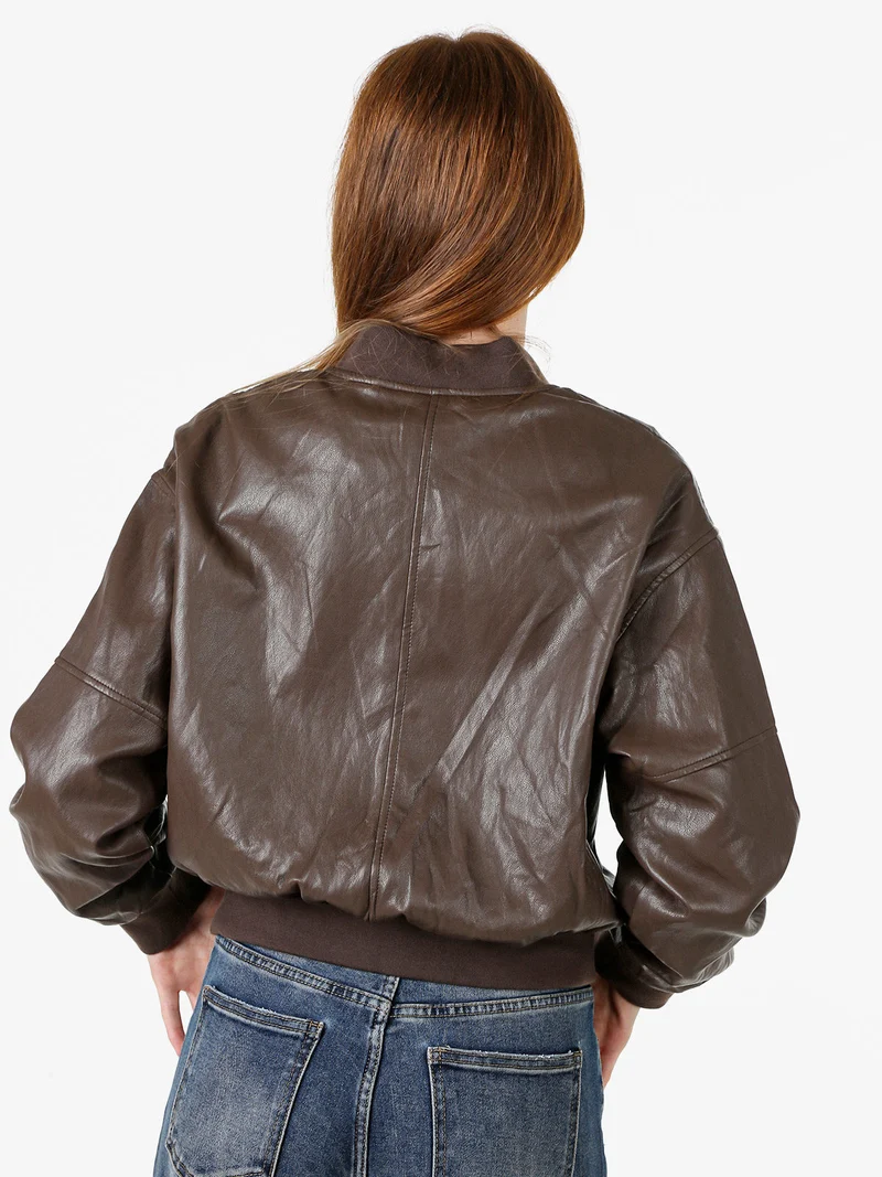 Giacca ecopelle da donna con zip - marrone