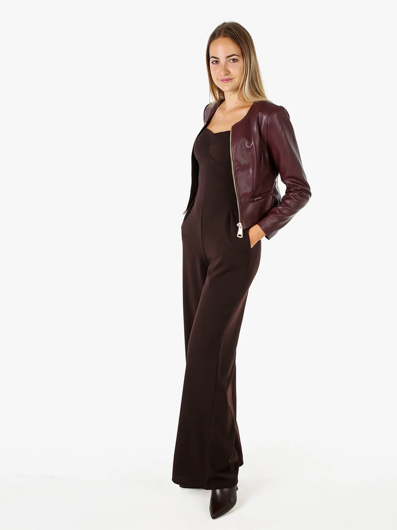 Giacca corta da donna in ecopelle con zip - bordeaux