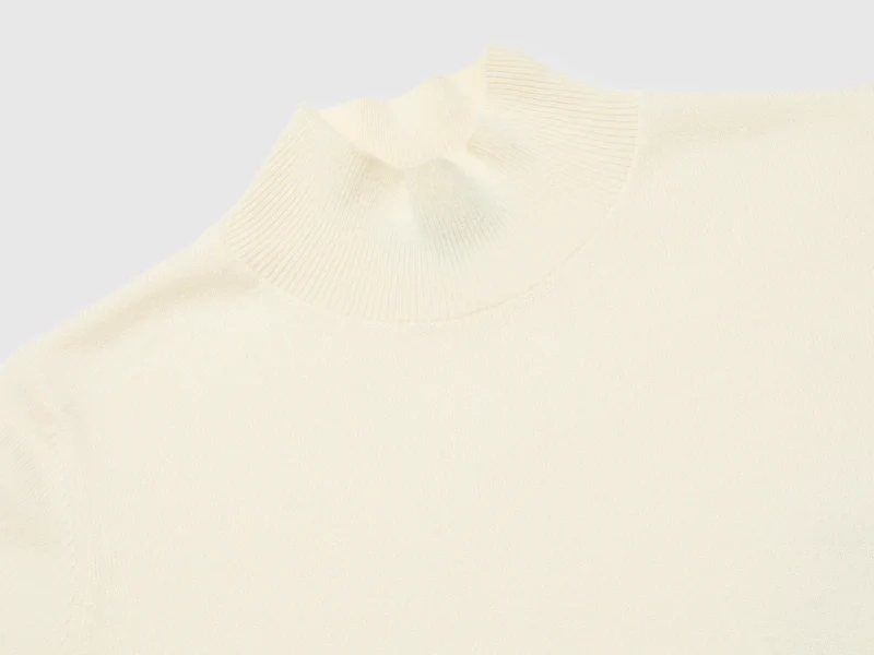 Kurzärmeliger Rollkragenpullover