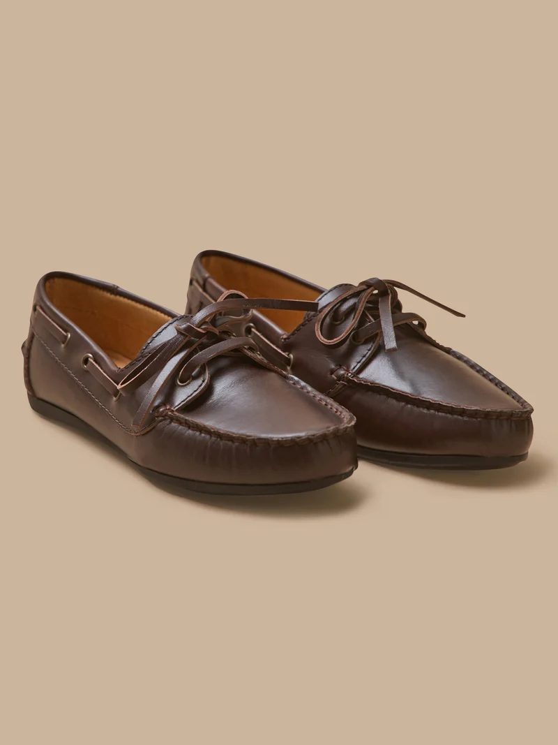 Damenschuhe aus Leder im Bootsschuh-Stil