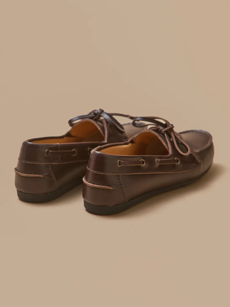 Damenschuhe aus Leder im Bootsschuh-Stil
