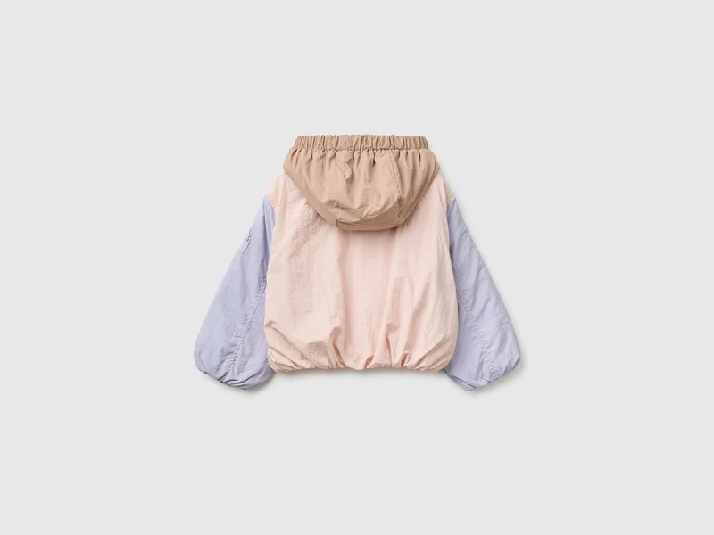 Nylonjacke mit Kapuze