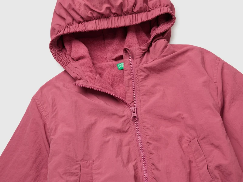 Nylonjacke mit Kapuze