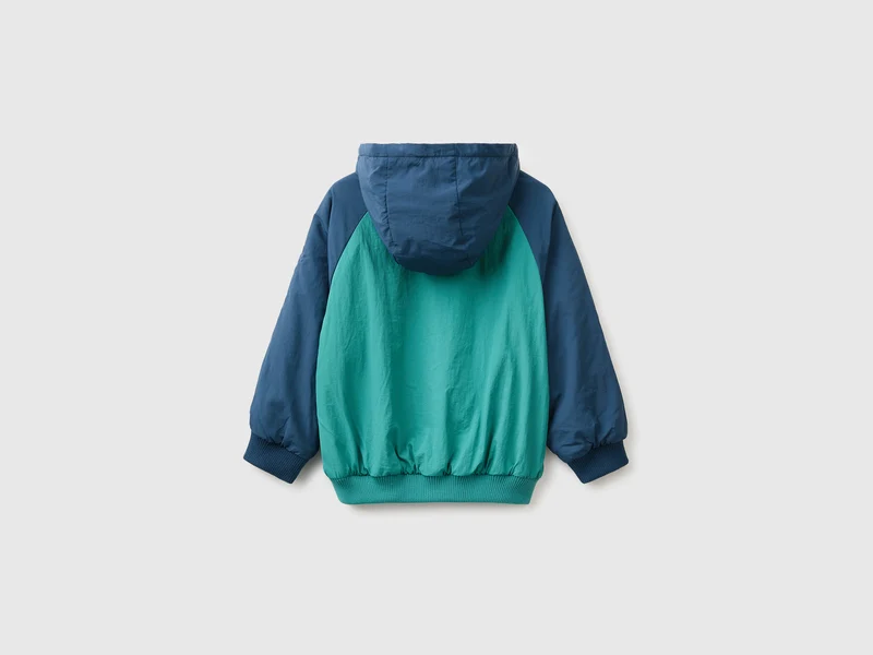 Nylonjacke mit Kapuze