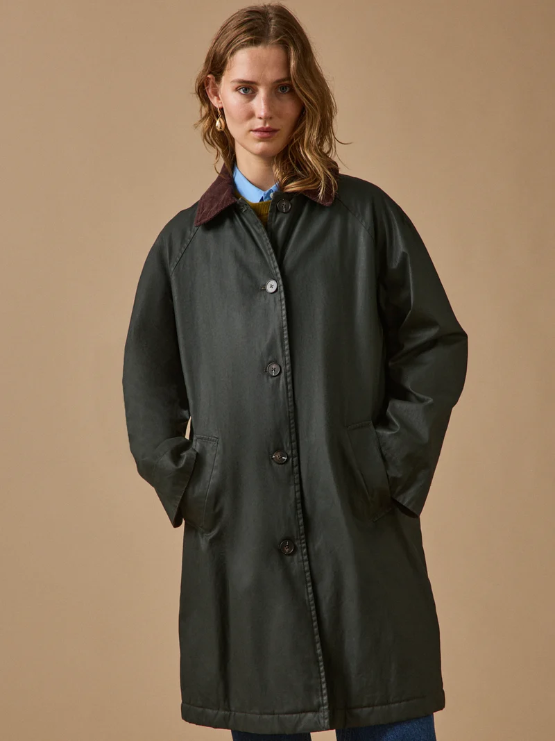 Damen-Regenjacke aus beschichtetem Tuch