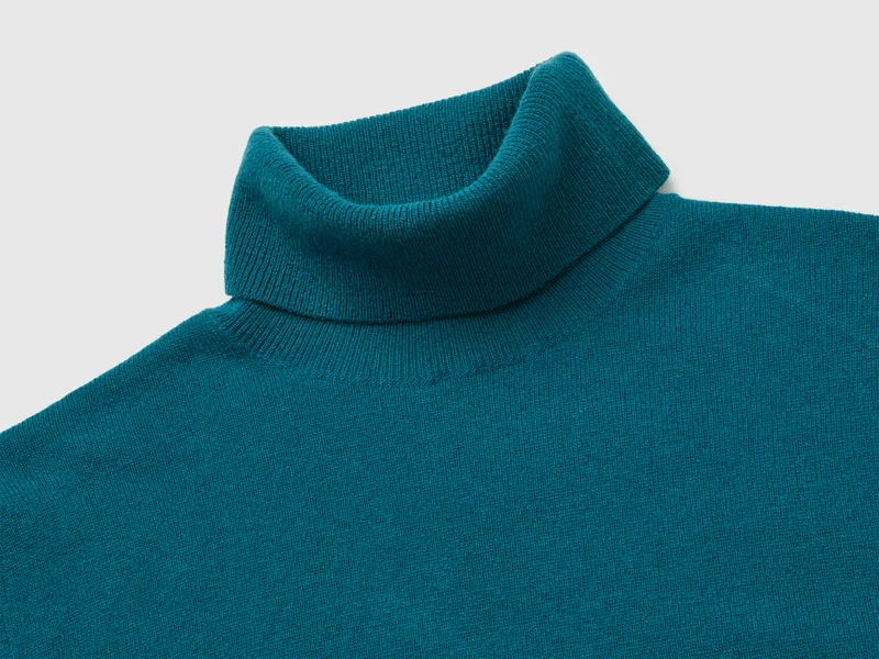 Türkisfarbener Rollkragenpullover aus reiner Merinowolle
