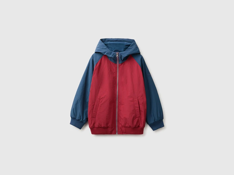 Nylonjacke mit Kapuze