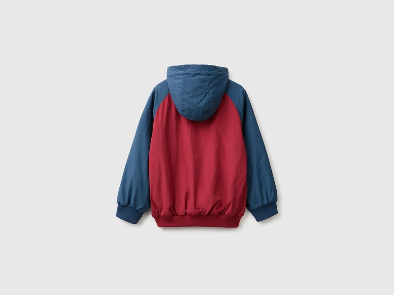 Nylonjacke mit Kapuze