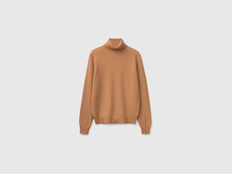 Kamelfarbener Rollkragenpullover aus reiner Merinowolle