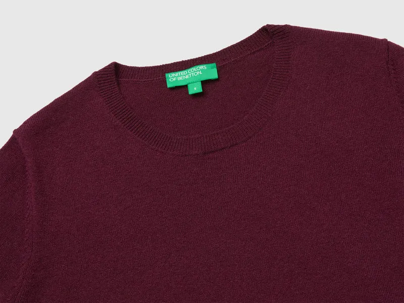 Pflaumenfarbener Kurzarmpullover aus reiner Merinowolle