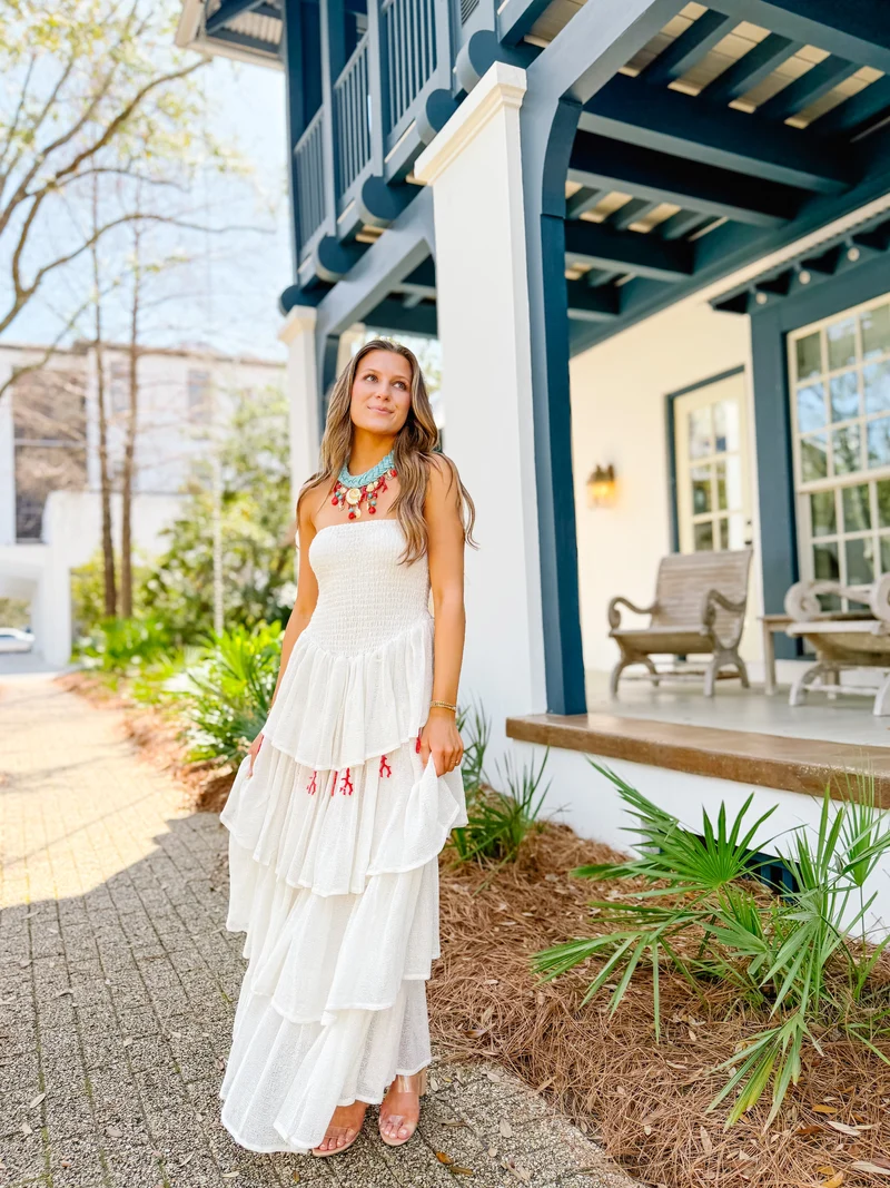 Damen Gestuftes Maxi-Kleid mit Schulterfreiem Ausschnitt | Gesmoktes Oberteil | Luftiges Sommerkleid mit Stickerei