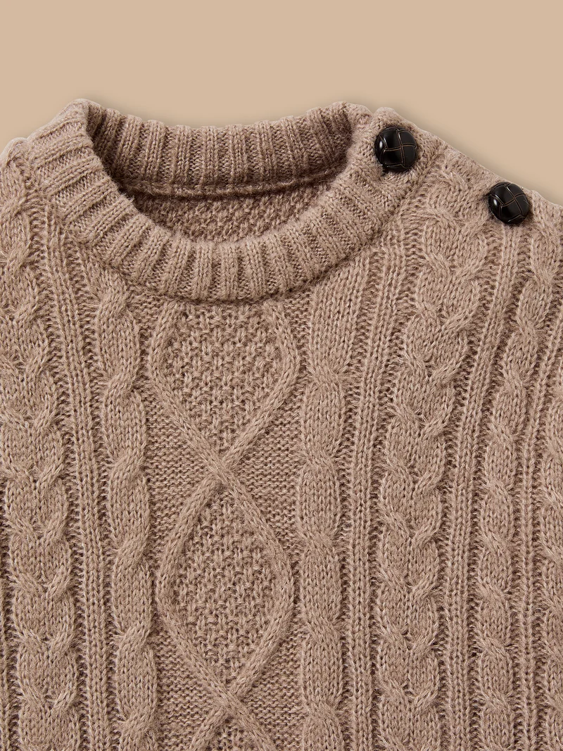 Jungenpullover mit Zopfmuster