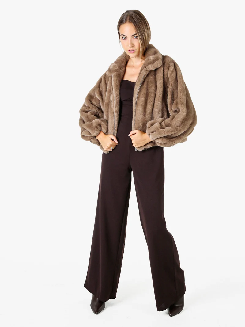 Cappotto corto da donna in ecopelliccia con maniche a campana - khaki
