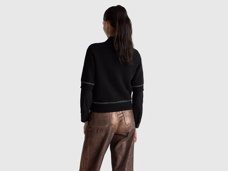 Rollkragenpullover mit Paillettenbesatz