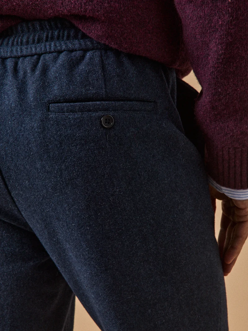 Herrenhose aus Wolltuch mit Elastikbund