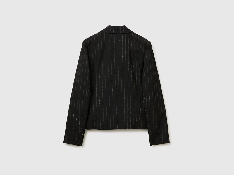 Kurzer Nadelstreifenblazer