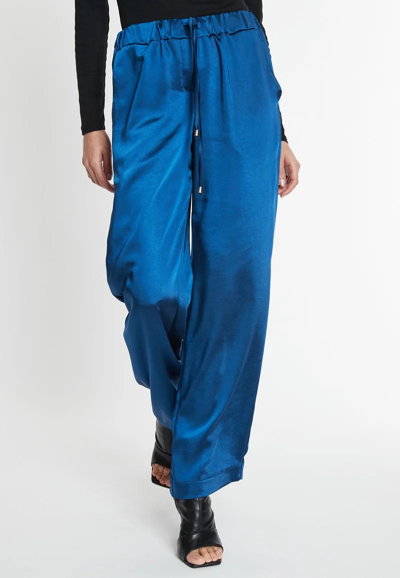 Satinhose Sibly