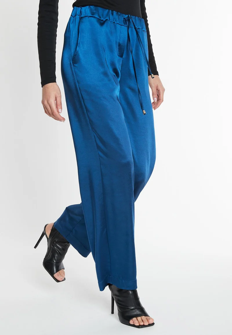 Satinhose Sibly