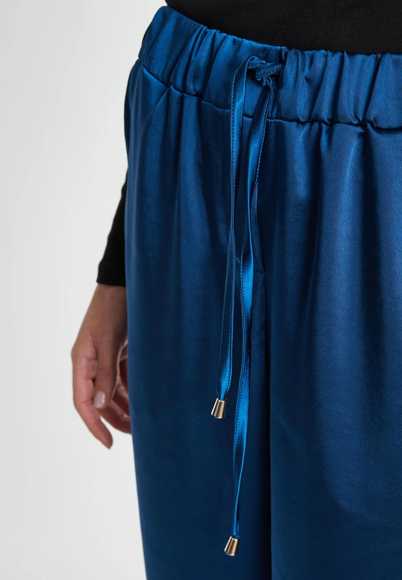 Satinhose Sibly