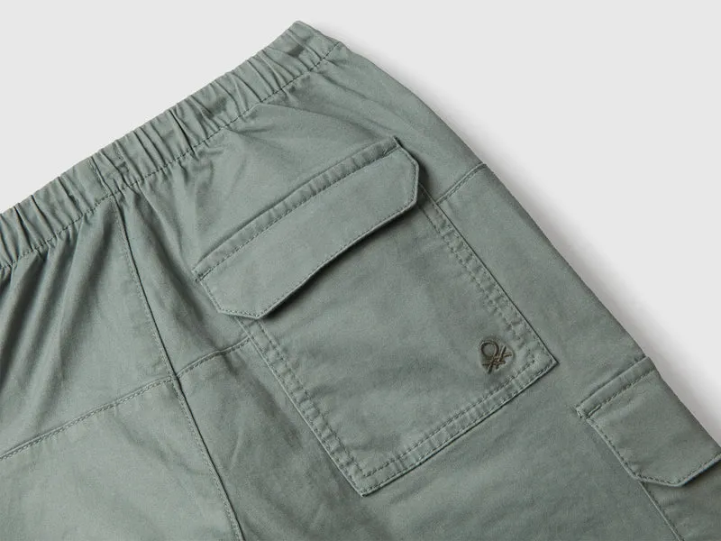 Fallschirmhose aus Stretch-Baumwolle