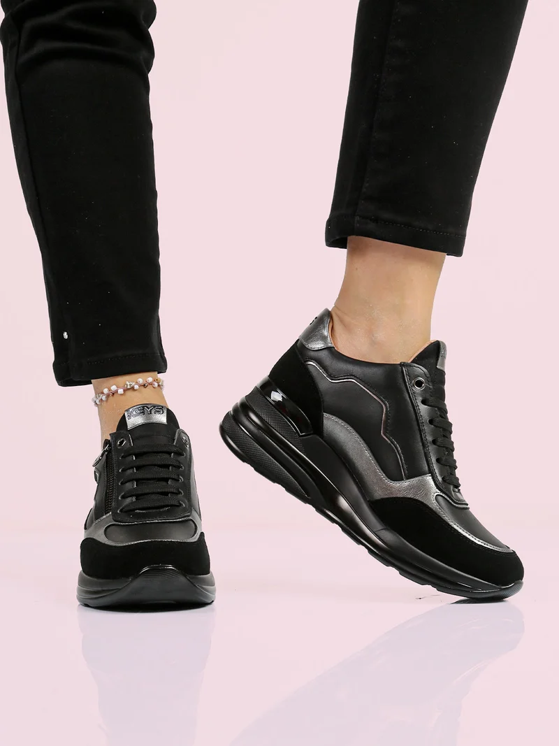 Sneakers donna in pelle con zeppa - nero