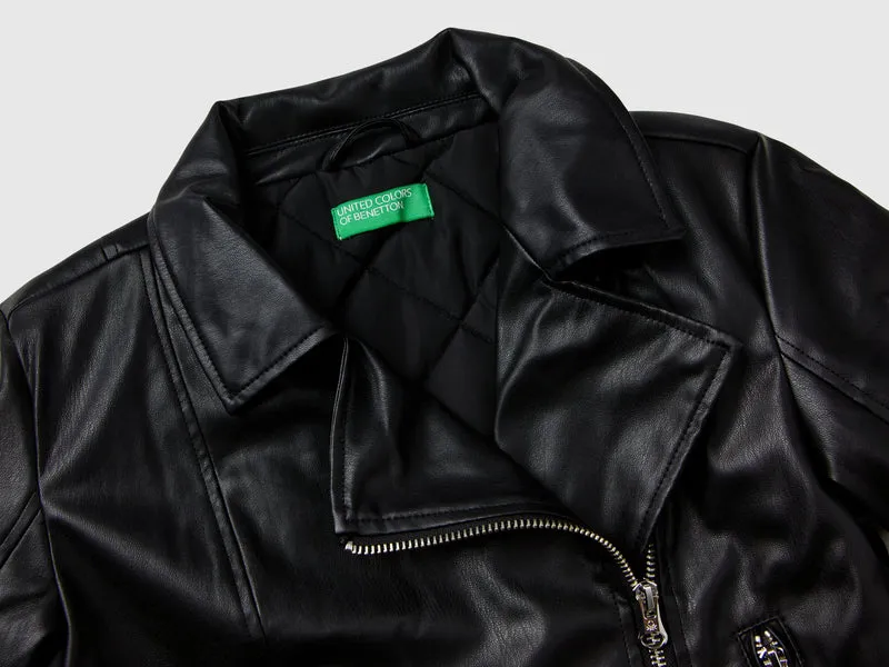 Bikerjacke aus beschichtetem Stoff