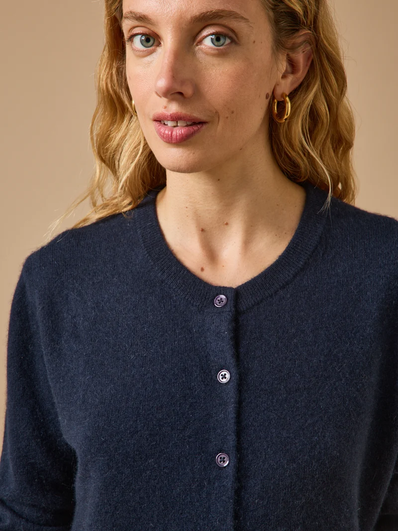 Geknöpfter Damen-Cardigan - Cashmere-Kollektion
