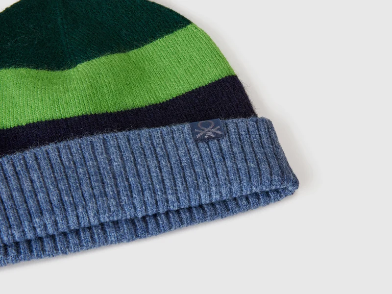 Mütze mit Multicolor-Streifen