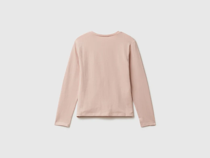 T-Shirt mit ausgeschnittenen Herzen