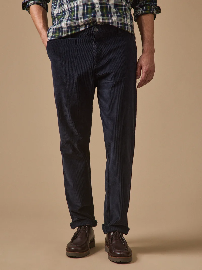 Herrenhose aus Velours mit Elastikbund