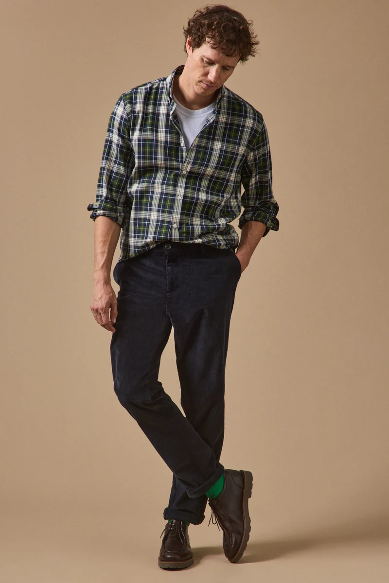 Herrenhose aus Velours mit Elastikbund