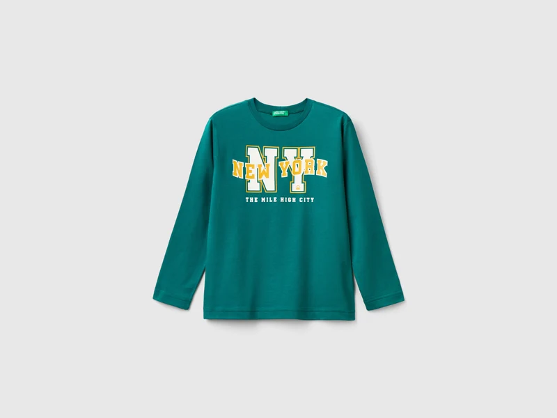 Langärmeliges T-Shirt im College-Stil