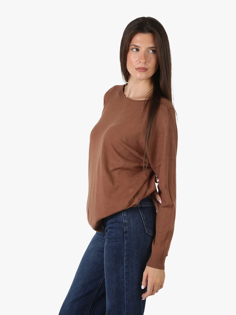 Maglia donna oversize con spalle cadenti - cuoio