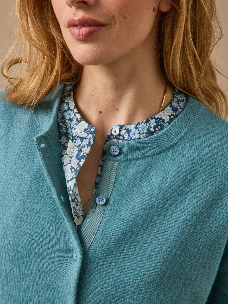 Geknöpfter Damen-Cardigan - Cashmere-Kollektion