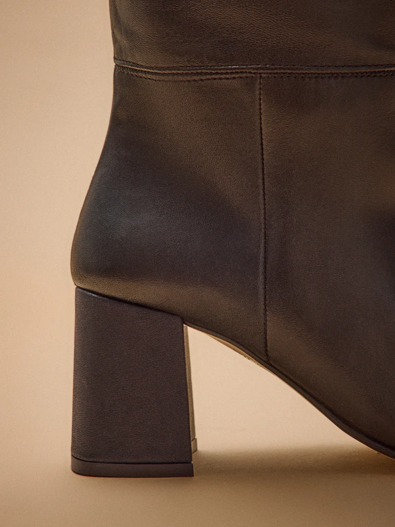 Damen-Stiefel mit Absatz aus Glattleder